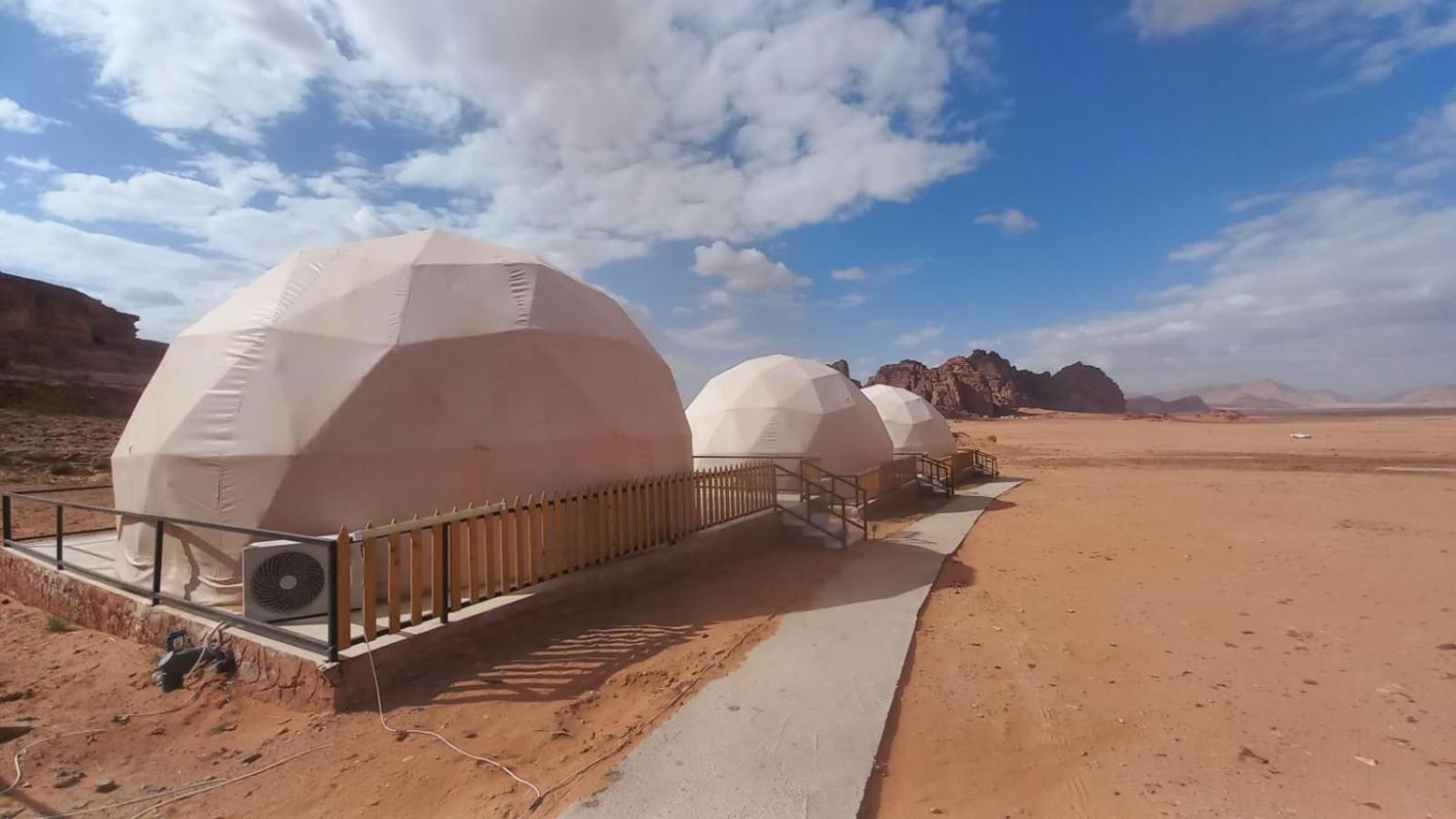 Hotel Al Raha Luxury Camp à Wadi Rum Extérieur photo