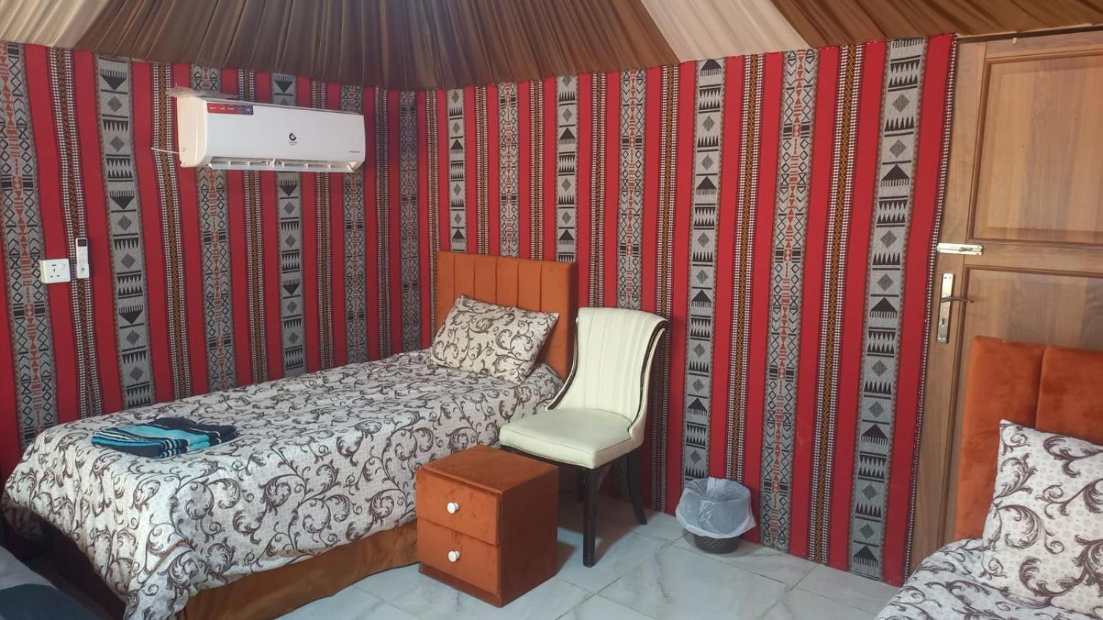 Hotel Al Raha Luxury Camp à Wadi Rum Extérieur photo