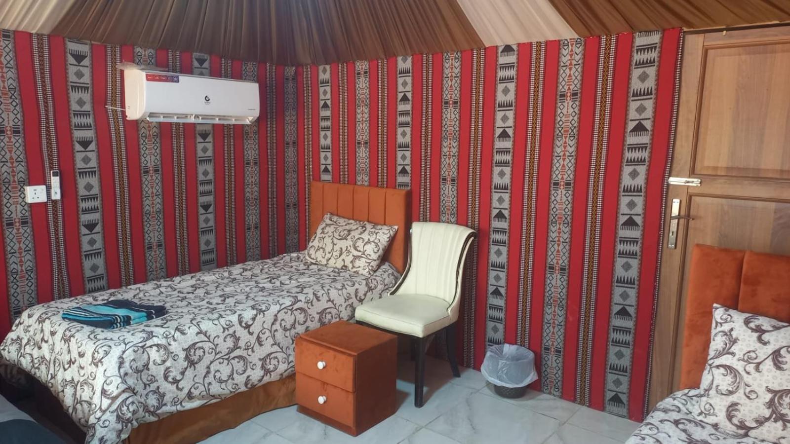 Hotel Al Raha Luxury Camp à Wadi Rum Extérieur photo