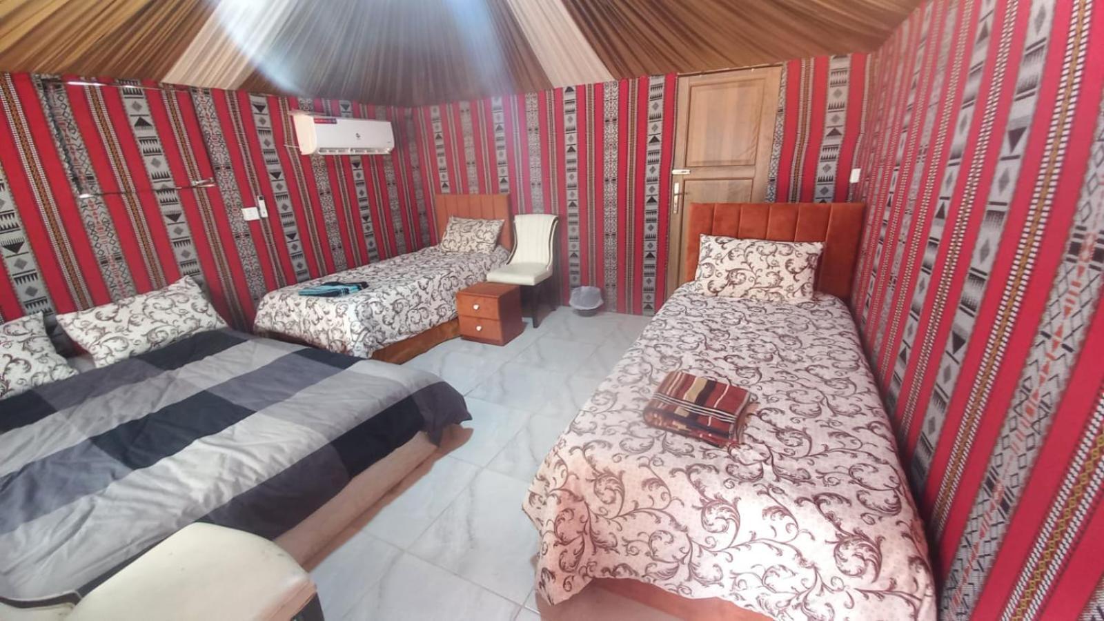 Hotel Al Raha Luxury Camp à Wadi Rum Extérieur photo