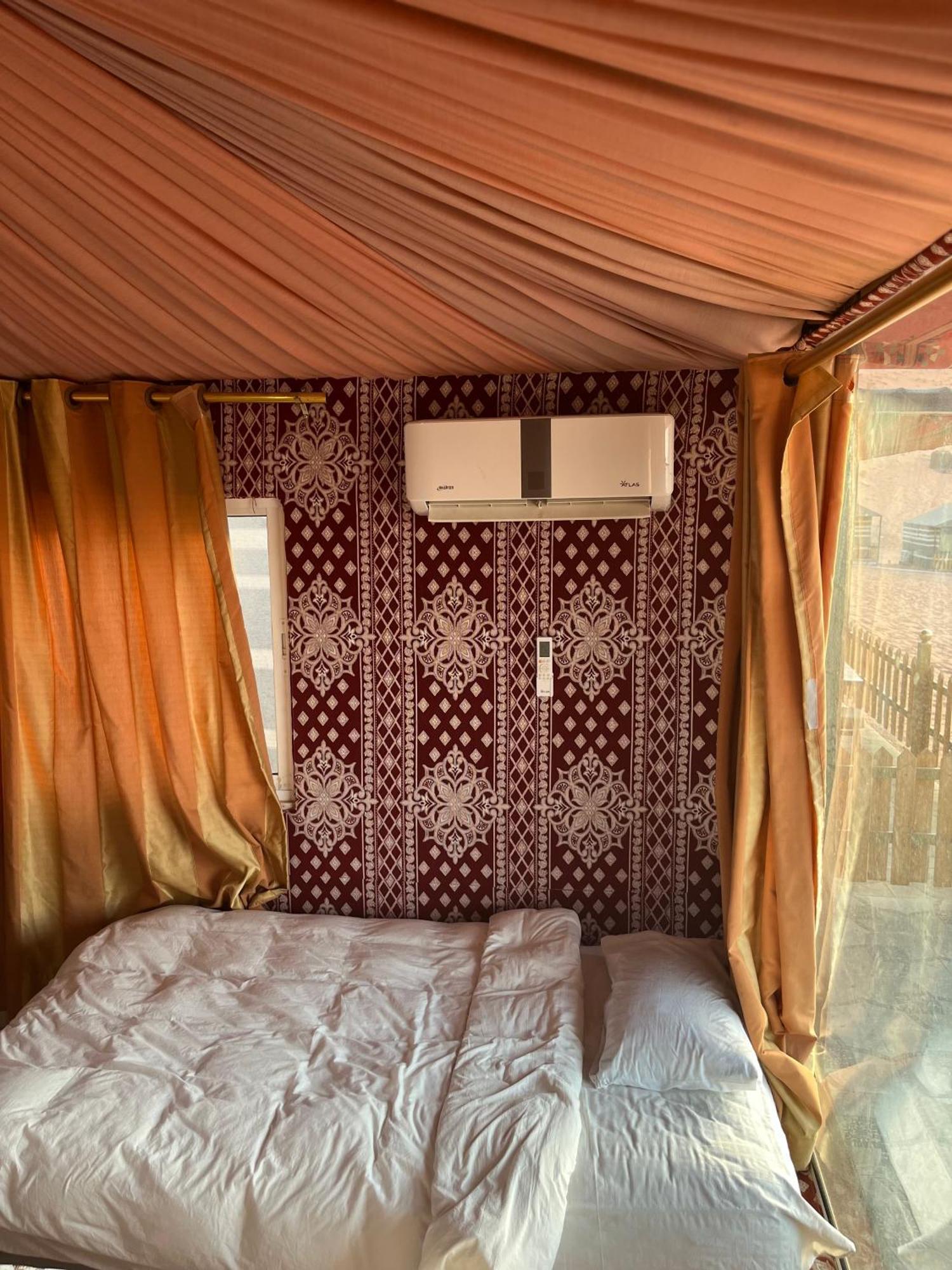 Hotel Al Raha Luxury Camp à Wadi Rum Extérieur photo